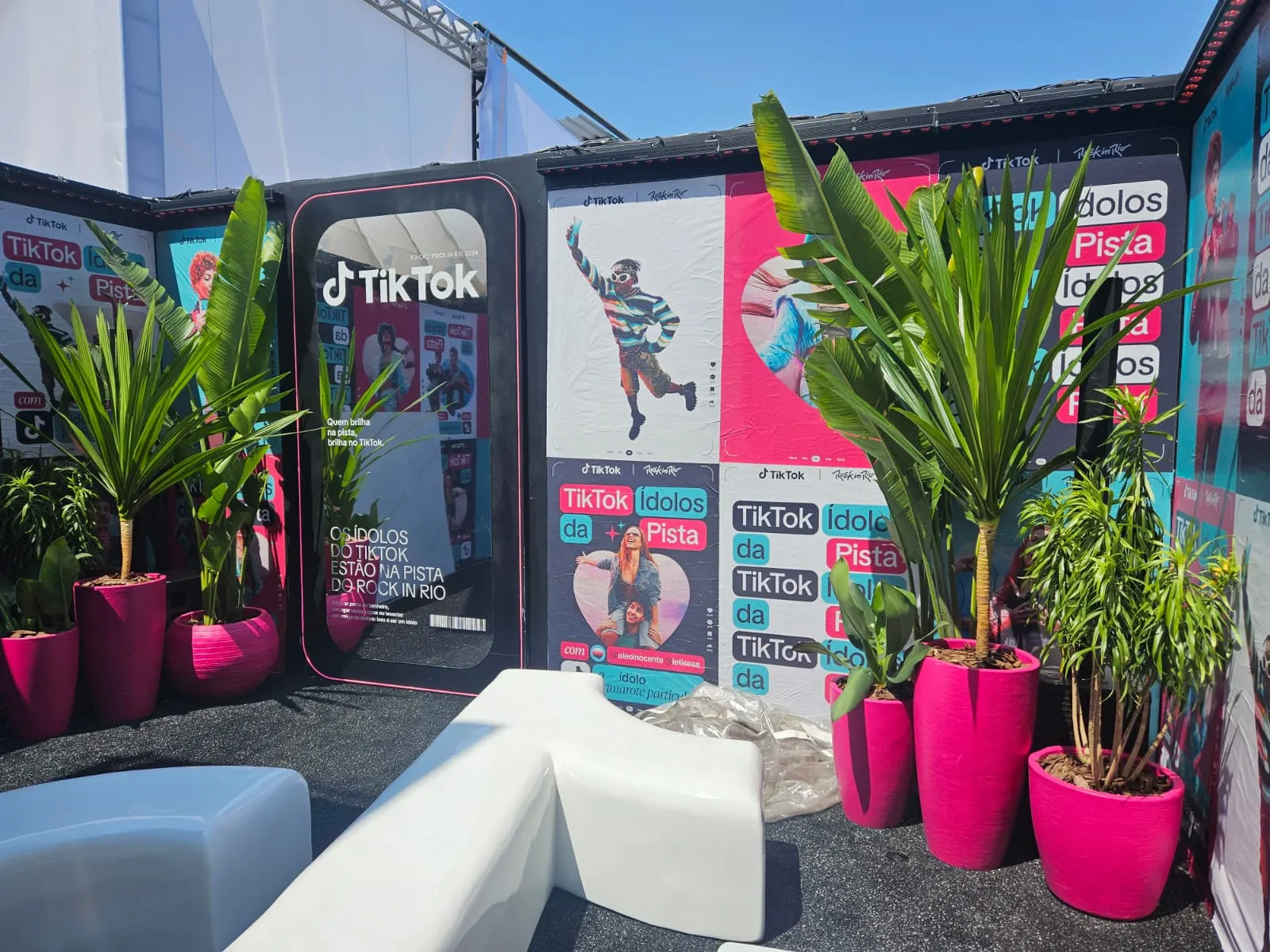 Ambientação de evento assinada pela Cosmo Pessoa Paisagismo e Eventos.